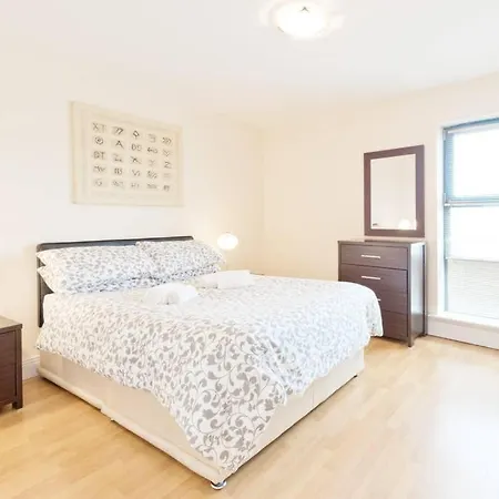 Apartment *spacious*citycentre*3bedroom Apt*near*oconnell St *